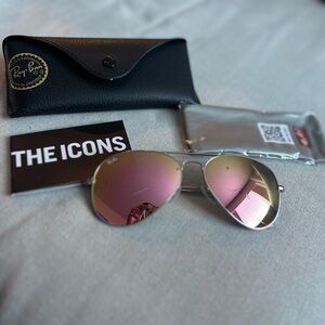 Ray-Ban Aviator Sunglasses with Silver Frame and Pink Lenses